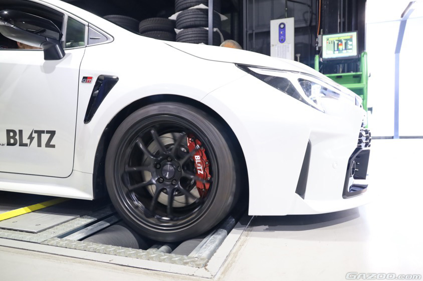 ブリッツのサスペンションやブレーキ用の専用検査機