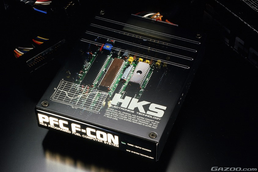 HKSの「PFC F-COM」