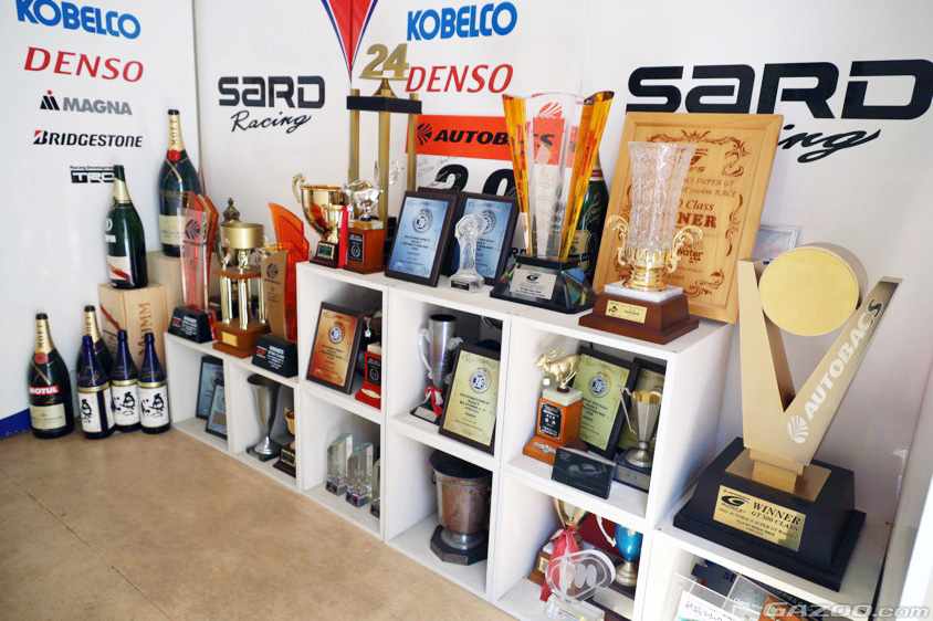 サードの栄光のトロフィーの数々