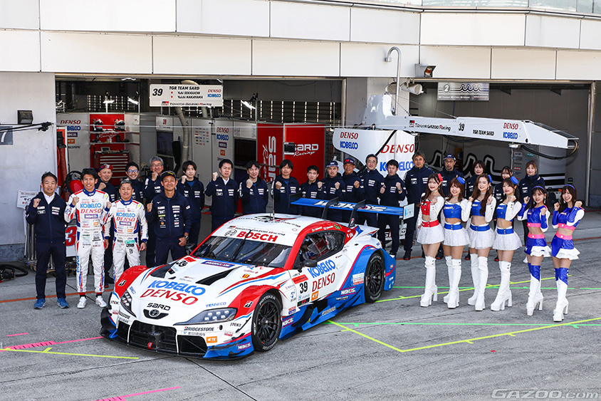 TGR TEAM SARDの集合写真