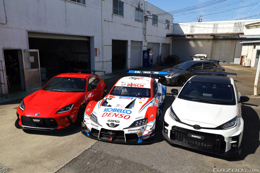 DENSO KOBELCO SARD GR Supraと並ぶGR86とGRヤリス