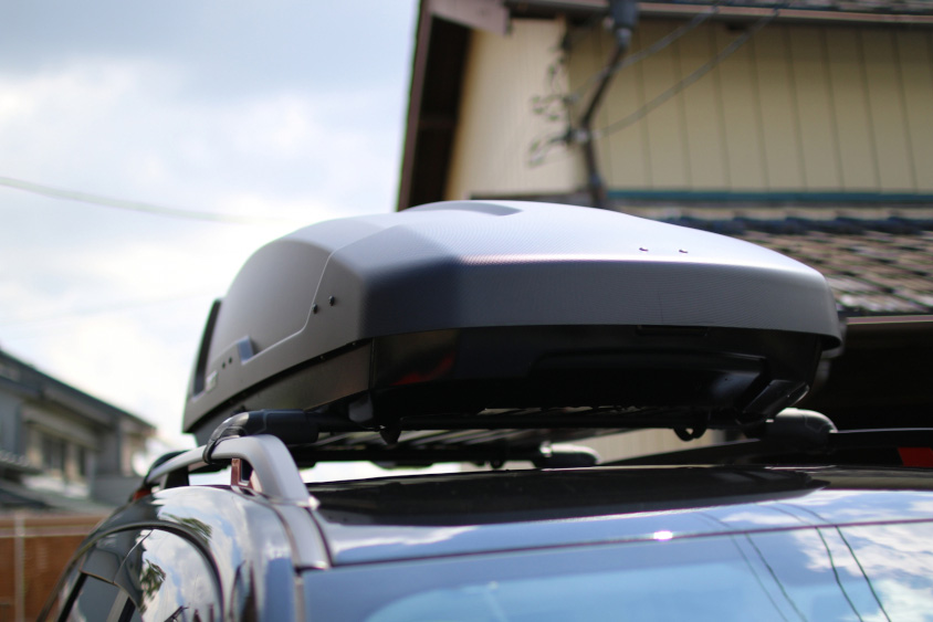 ルーフレールがあるルーフボックスの装着イメージ