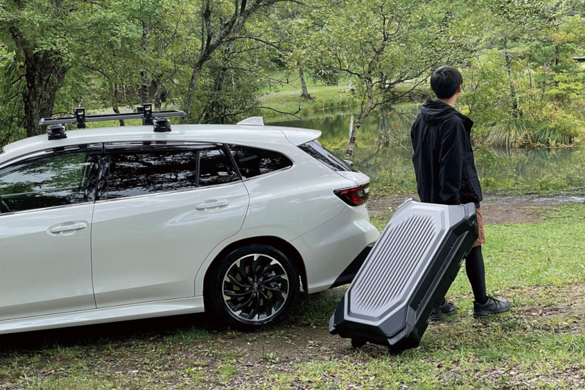 カートのように持ち運べるルーフボックス