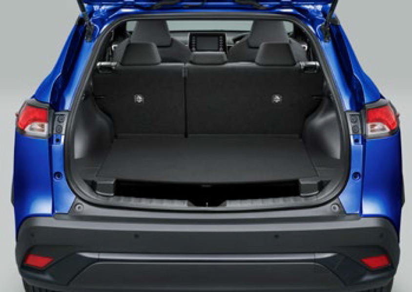 カローラクロスのラゲッジルーム