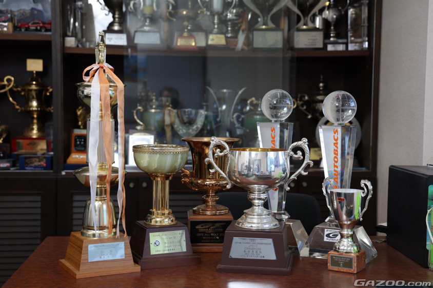 長谷見昌弘氏の数々のトロフィー