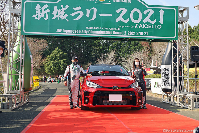 2021年の新城ラリーでゼロカーのドライバーを務めた勝田照夫氏