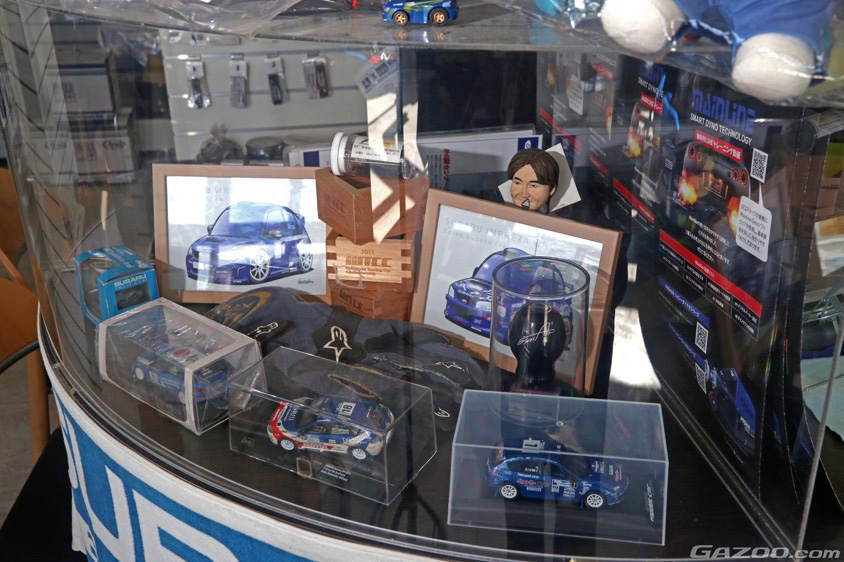 新井敏弘選手をモチーフにしたイラストやミニカー