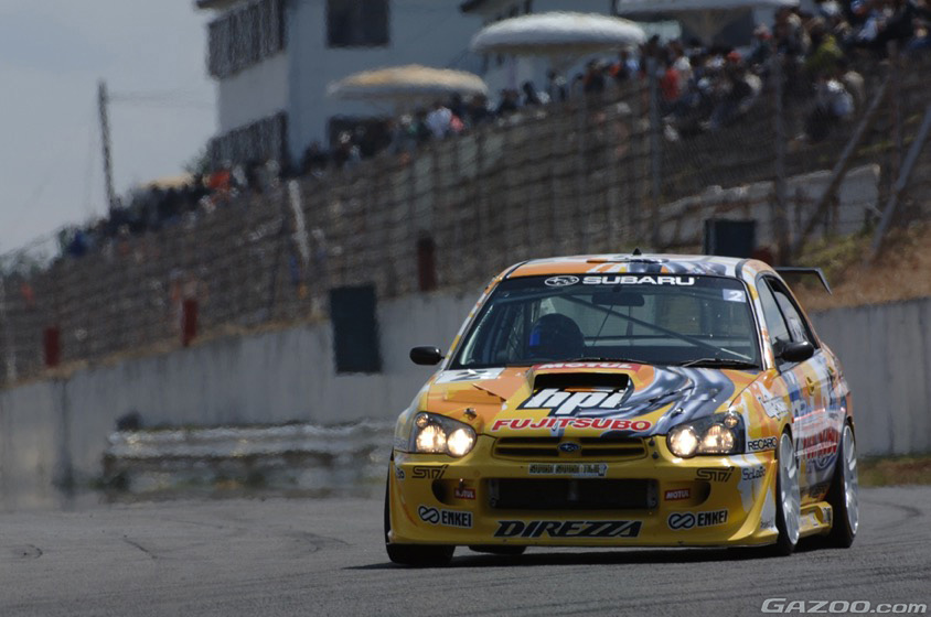 吉田寿博氏もドライバーとして参戦したスーパー耐久マシン「FUJITSUBO hpi IMPREZA 2005」