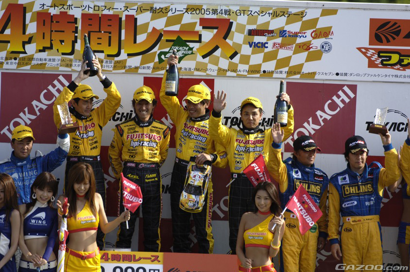 スーパー耐久で表彰台に乗る吉田寿博氏