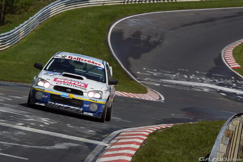 2005年のニュルブルクリンク24時間耐久レースに参戦したインプレッサWRX STI(GDB)