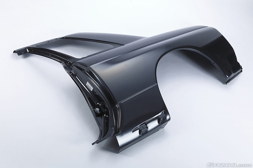 NISMOヘリテージパーツのBNR32型のリヤフェンダー
