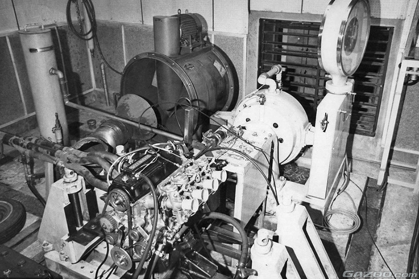 無限の創業当時のベンチ室