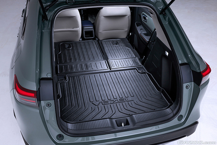 VEZEL 純正アクセサリー装着車“Activ Style”のラゲッジトレーとシートバックトレー