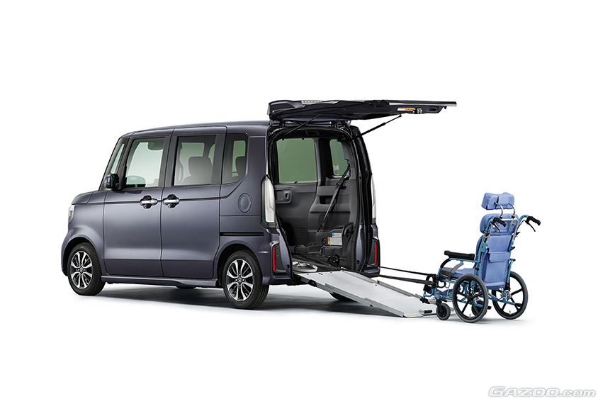 N-BOX CUSTOM スロープ