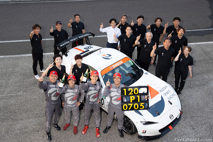 スーパー耐久のST-5Rクラスに参戦する「倶楽部 MAZDA SPIRIT RACING ROADSTER」は2025年の第5戦SUGOでクラス優勝！