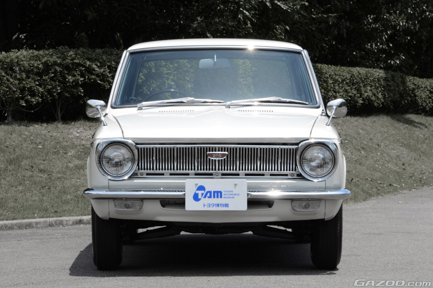 トヨタ・カローラ（初代）のフロント