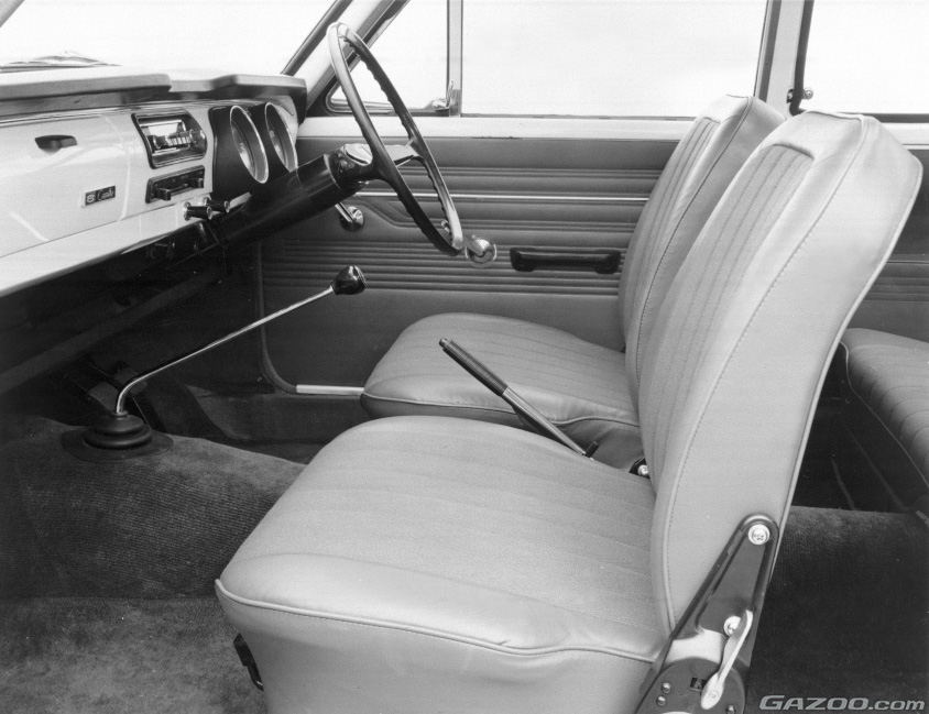 トヨタ・カローラ（初代）のフロントシート