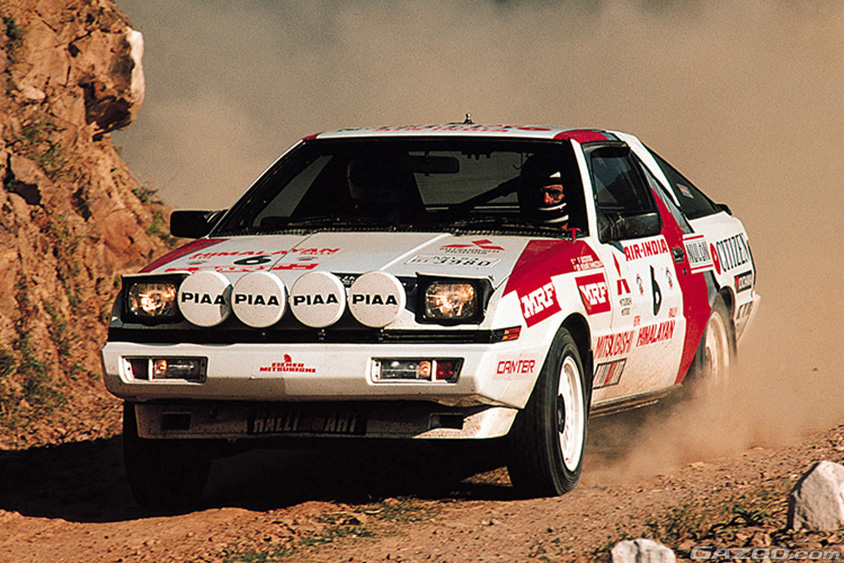 パジェロスポーツ 2010 ダカールラリー チー厶サービスカー