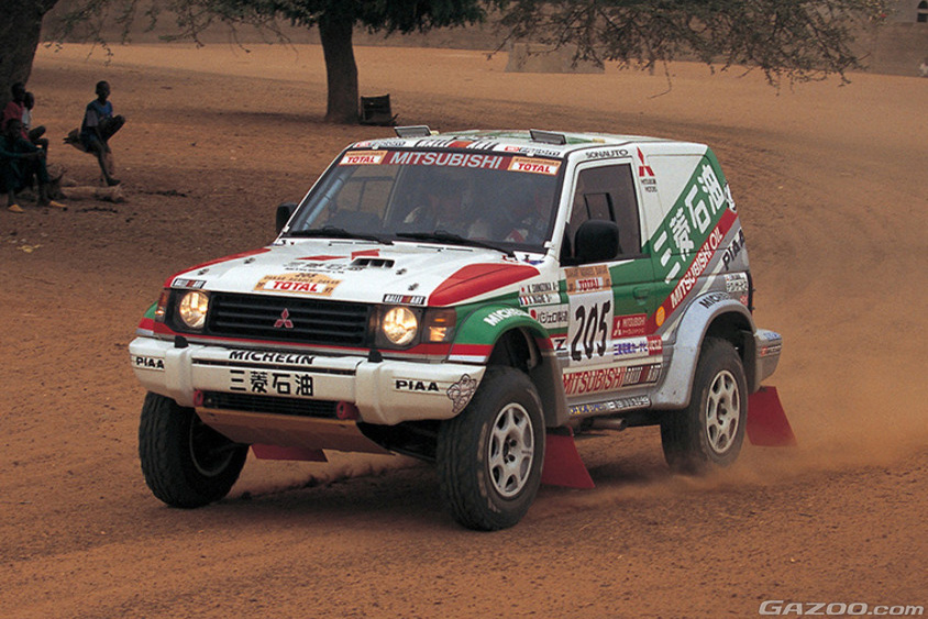 1997年に篠塚建次郎は日本人初のパリダカ総合優勝を飾ったパジェロT2