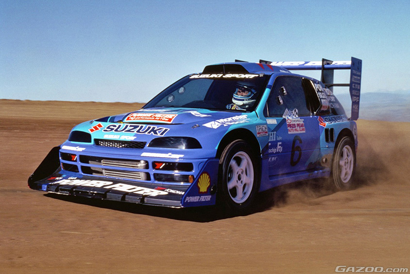 1993年。パイクス・ピークで、｢スズキスポーツ・ツインエンジン・カルタスTYPE2 SPEC'93｣がアンリミテッドクラスで優勝
