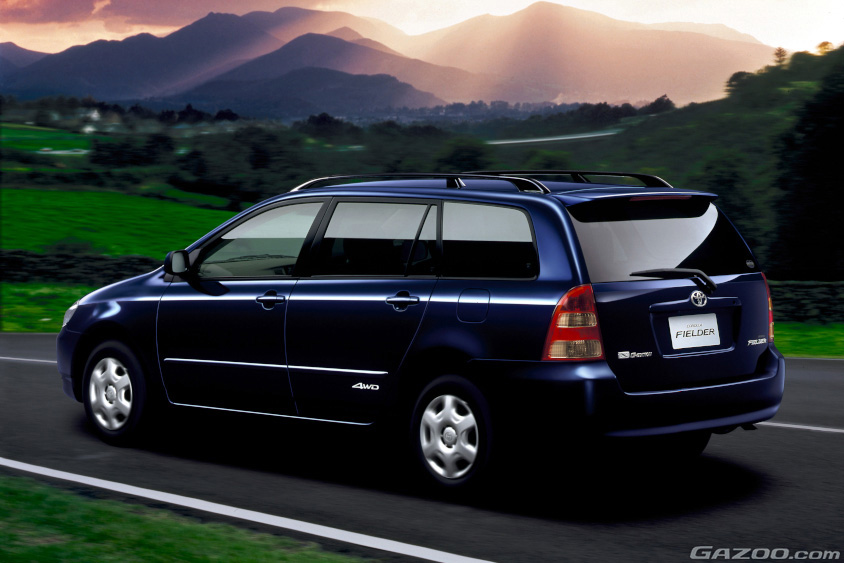 トヨタ・カロ―ラ（9代目）に設定されたカローラフィールダーのリヤ