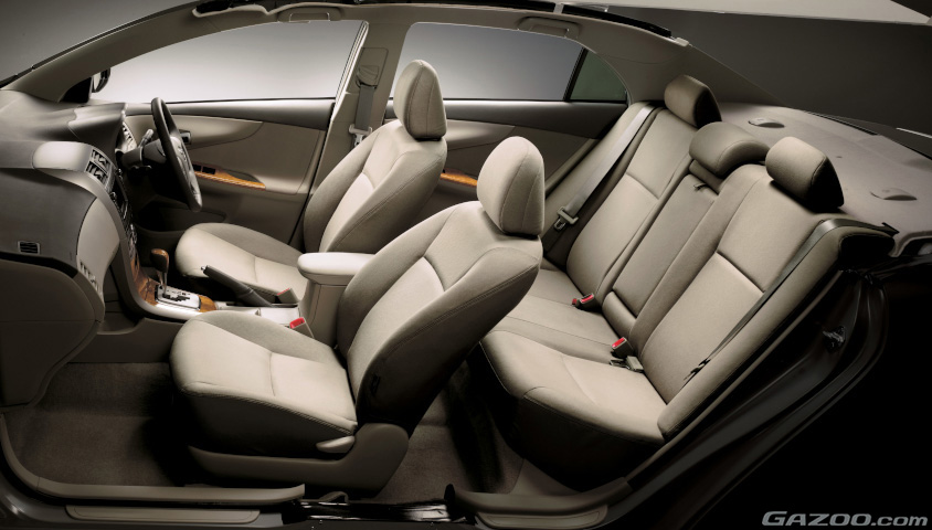 トヨタ・カロ―ラ（10代目）の国内仕様カローラアクシオの車内