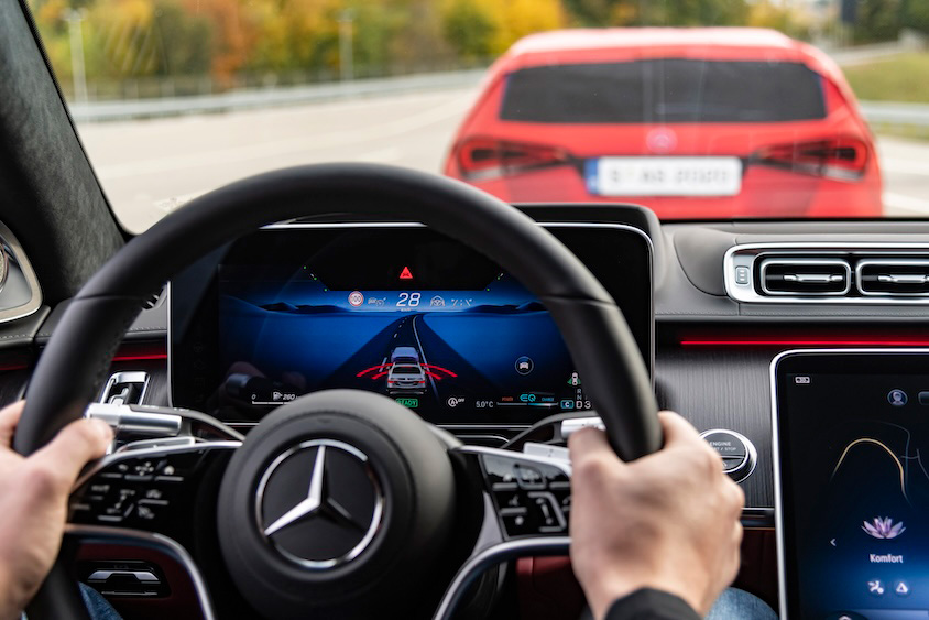 室内からの緊急ブレーキイメージ