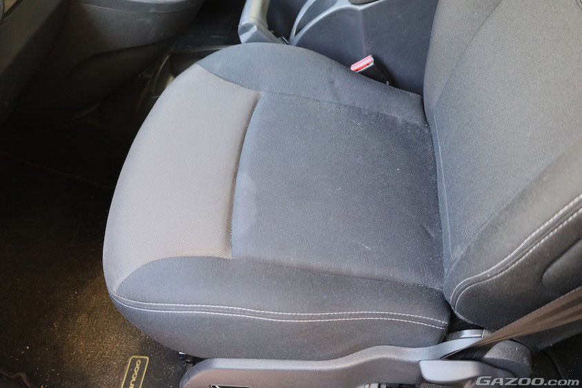 フロントシート清掃前