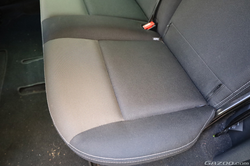 リヤシート第一次清掃