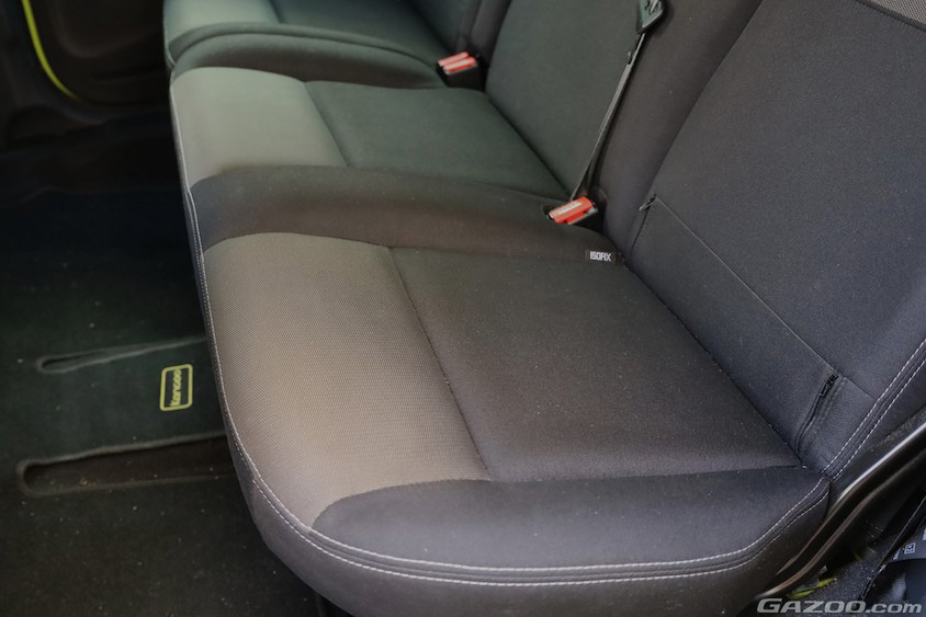 リヤシート清掃後