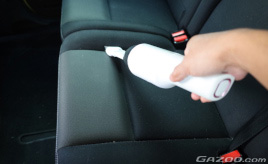 シートは掃除機・コロコロ・中性洗剤でキレイにすべし!【自分でやってみる車内清掃】