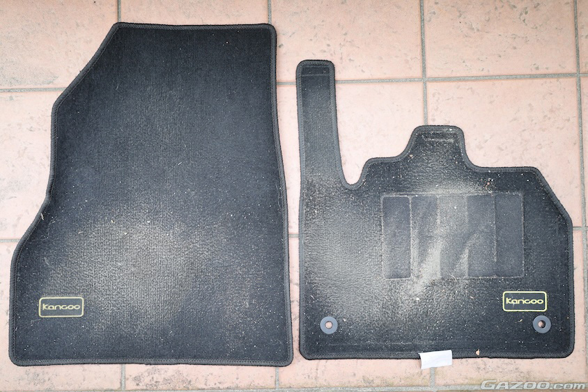 清掃前の前席2枚