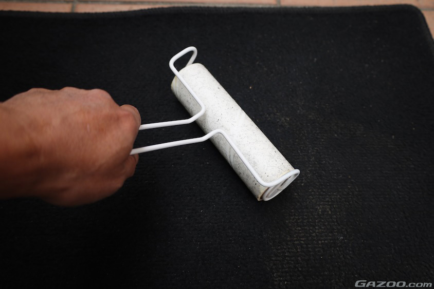 清掃中カーペットクリーナー