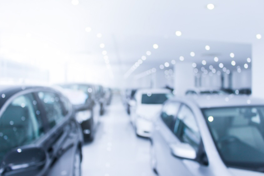 ディーラーでの中古車販売イメージ