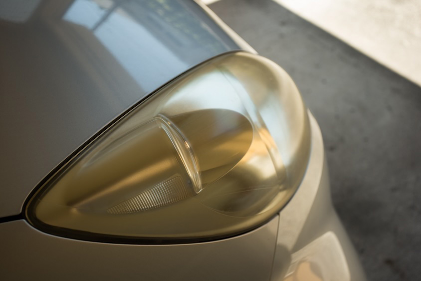 曇ったヘッドライトイメージ1