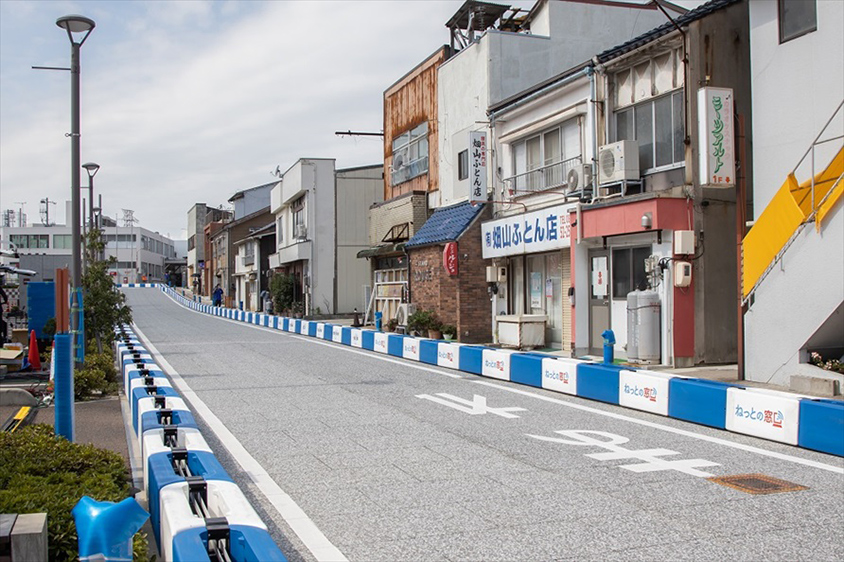 普段の生活エリアをコースとするのが市街地レースのだいご味