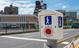 視覚障害者のための信号機 歩行者を守るためにドライバーが知っ
