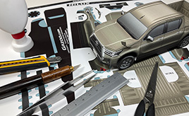 どうやって作っているの？クルマのペーパークラフト制作者に裏話を聞いた