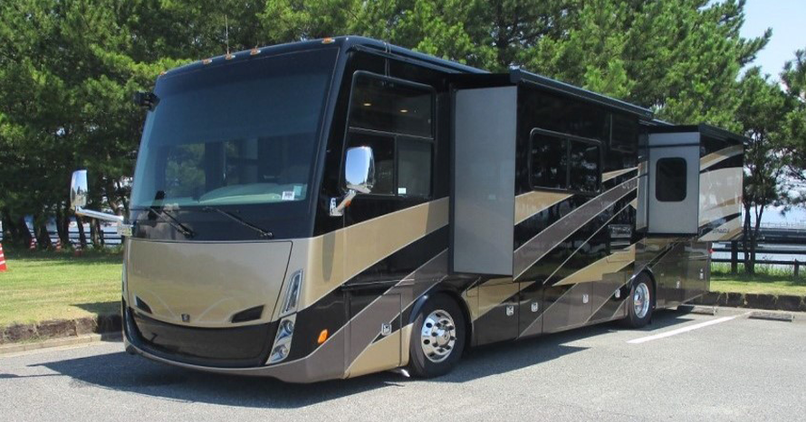 約5000万円！ 全長約10mの超大型キャンピングカー「モーターホーム