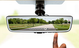 「自動防眩ルームミラー」の仕組みと将来のルームミラーの行方を聞いた