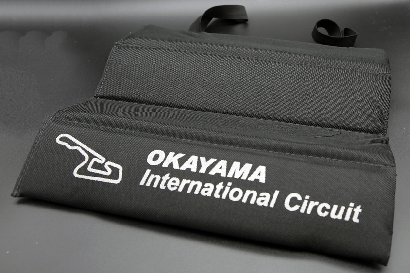 岡山国際サーキットのオリジナルグッズ オリジナルシートクッション