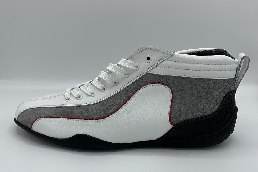 富士スピードウェイのオリジナルグッズ ネグローニ シューズ チタニウムホワイト