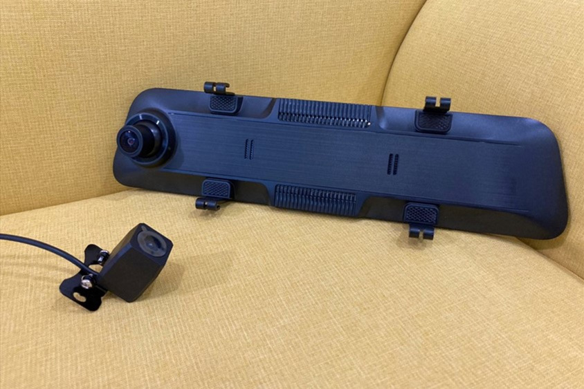 ドライブレコーダー機能のついたデジタルインナーミラー