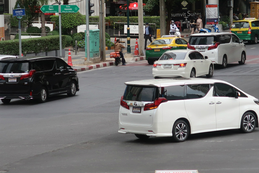 Suvが増えてきた タイ バンコク にはどんなクルマが走っている トヨタ自動車のクルマ情報サイト Gazoo Suvが増えてきた タイ バンコク にはどんなクルマが走っている トヨタ自動車のクルマ情報サイト Gazoo