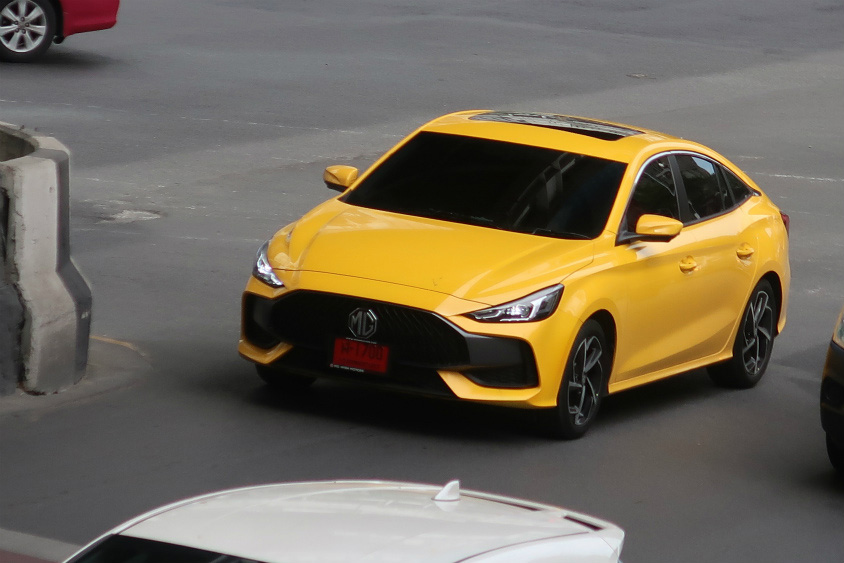 タイで見かけるMGのCセグメントセダン「MG5」