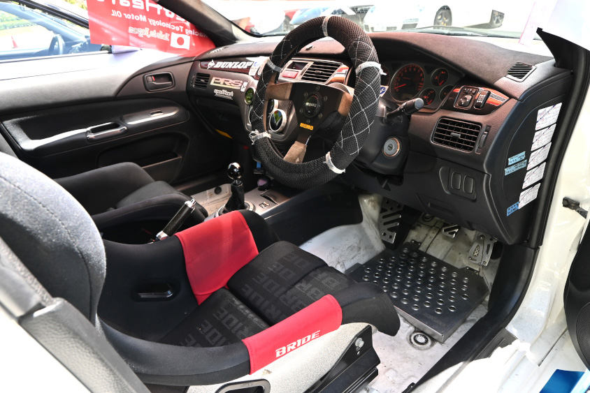 三菱。ランサーエボリューションⅨの運転席