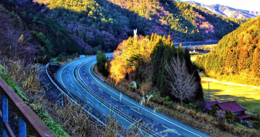 中国道には魔のカーブが多数ある