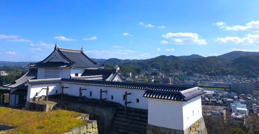 津山城の天守台からの津山市