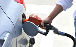 ガソリンを少しでも安く入れる方法とは？