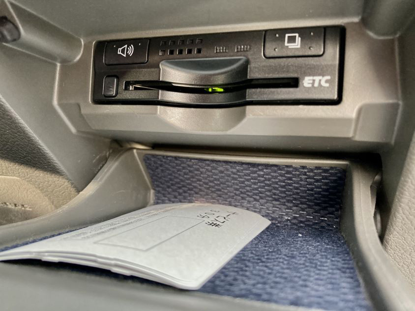 ETC車載機とETCカードは必要です